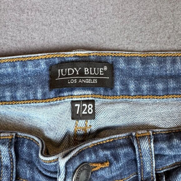 Judy Blue Capri Jeans 7/28 Distress 5 Pocket Mom Jean JB82153MD - Picture 8 of 10